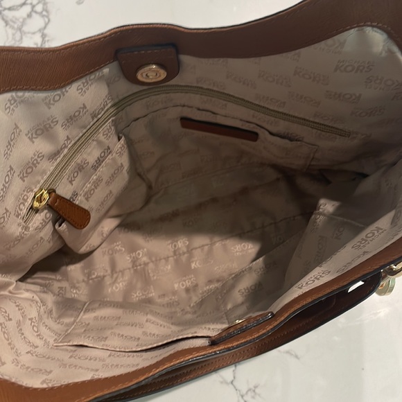 Michael Kors Handbag - Picture 7 of 8